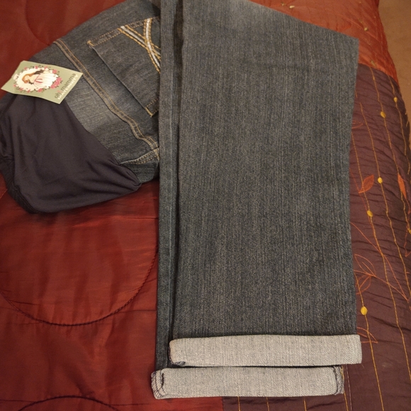 NWT Maternity Jeans - Picture 3 of 6